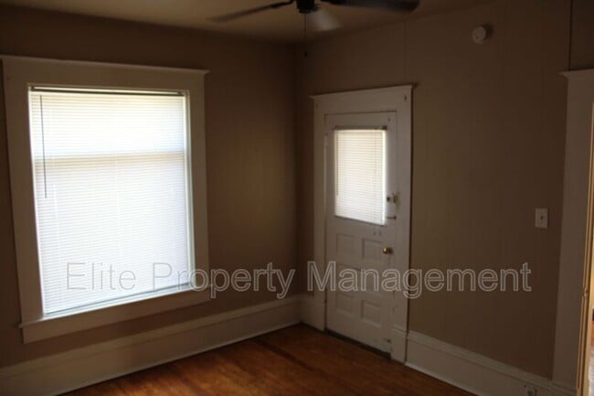 Building Photo - 324 W Routt Ave