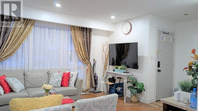 Photo du bâtiment - 6532 Kuhn Crescent