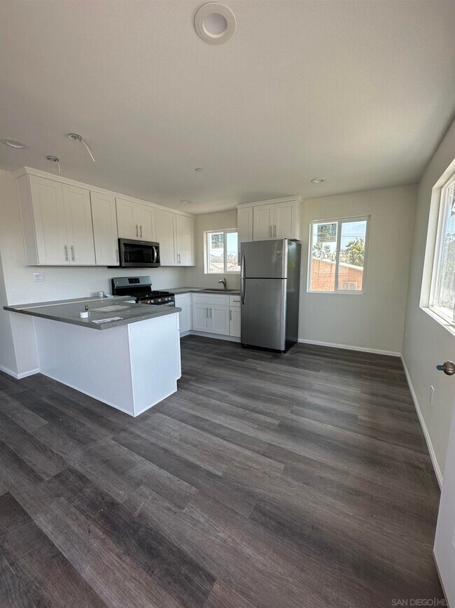 Foto del edificio - 4070 Newton Ave