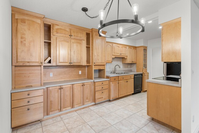 kitchen - 4575 W 80th Street Cir