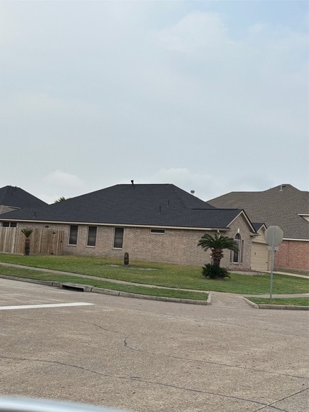 Building Photo - 903 Christopher Ln