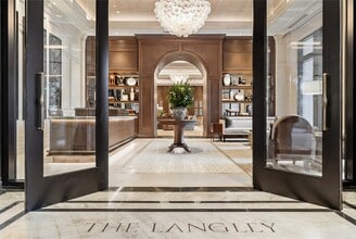 Building Photo - 1717 Bissonnet St