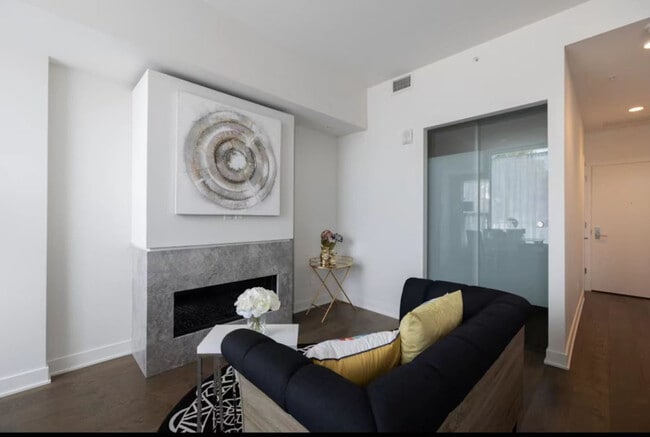 Building Photo - 1188 Rue Saint-Antoine O