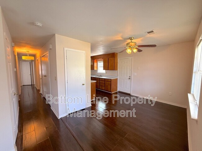 Foto del edificio - 1324 Parkwood Ave
