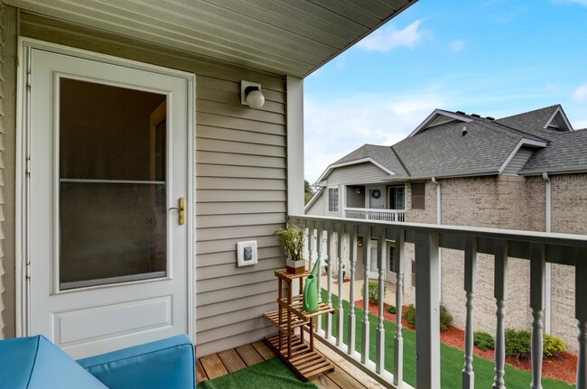 balcony - 6982 S Rolling Meadows Ct