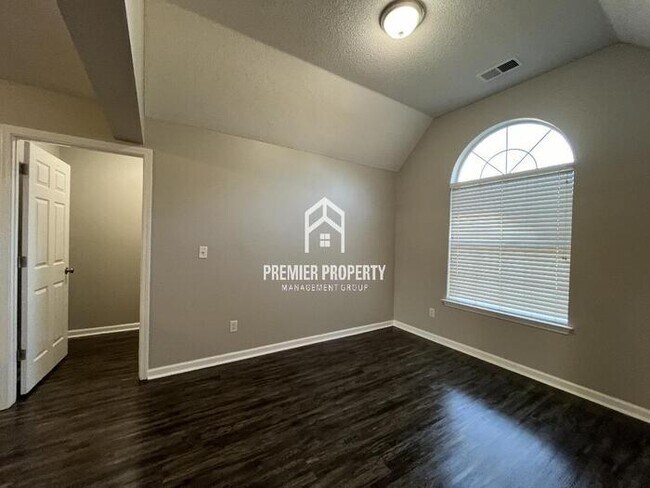 Building Photo - 1265 Breezy Valley Dr