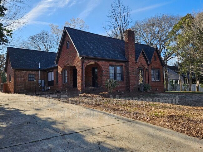 Foto del edificio - 708 Union St S