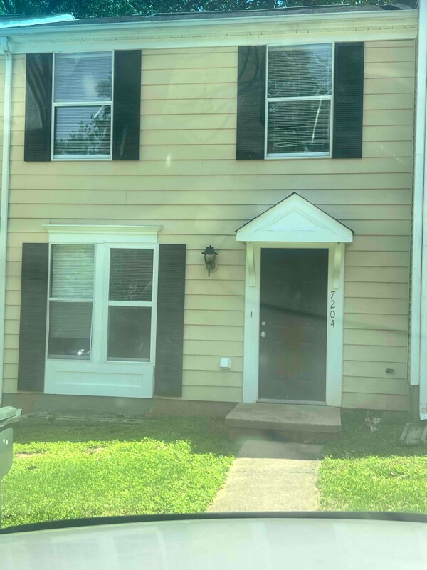 Foto principal - 7204 Shellburne Dr