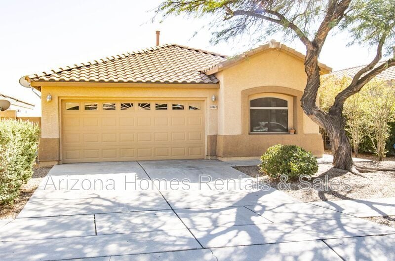 Primary Photo - 10462 E Rose Hill St