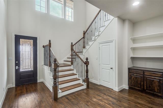 Building Photo - 8763 Portola Dr