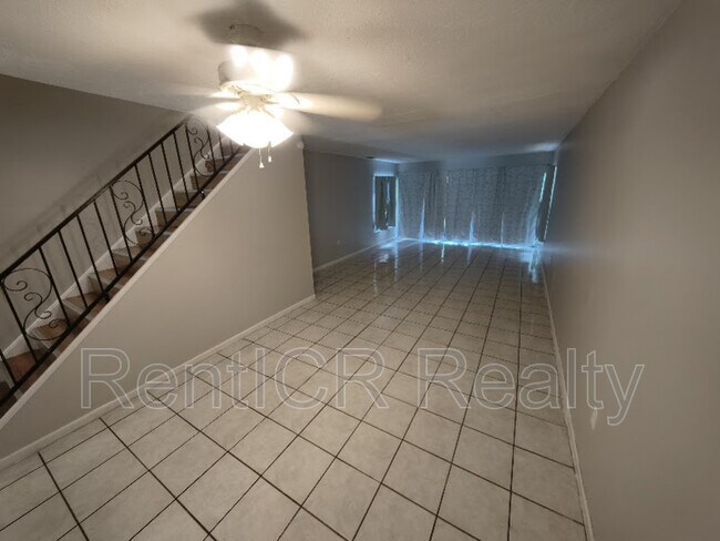 Foto del edificio - 1708 Azalea Ct