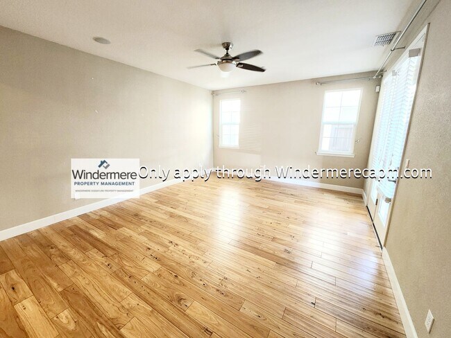 Foto del edificio - Gorgeous 3BR/3BA Roseville Rental Home
