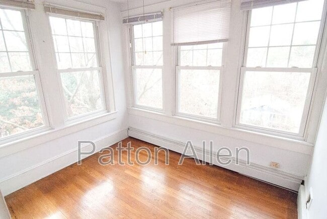 Building Photo - 130 Edwin Pl
