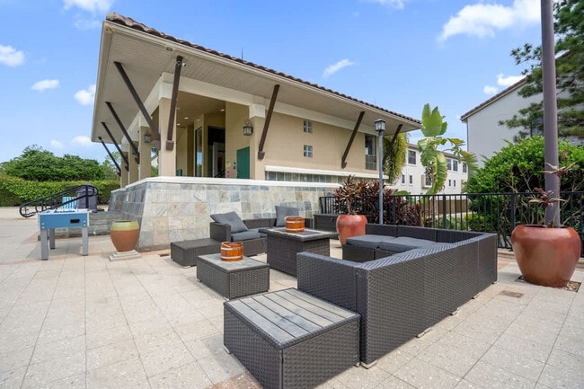 Building Photo - 14590 Damai Ln