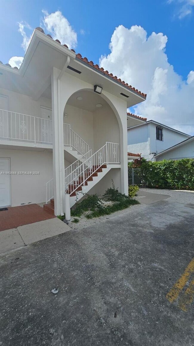 Foto del edificio - 5720 SW 5th St