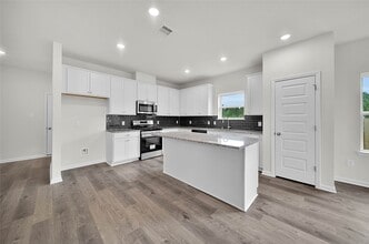 Building Photo - 16478 Branchers Dr