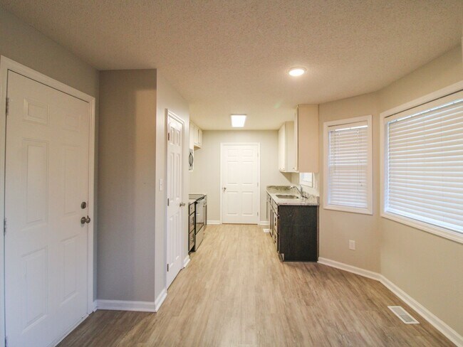 Building Photo - Nice Home in Meridianville!