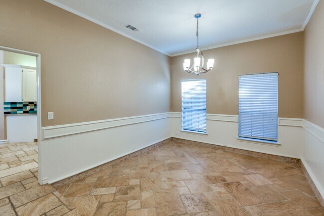 Foto del edificio - 3205 Ridge Cir