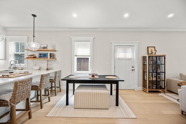 Foto del edificio - 484 Ashmont St