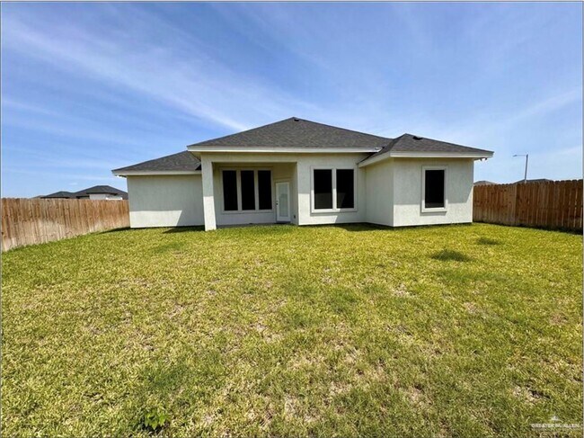 Building Photo - 21 Rabbit Run Ave