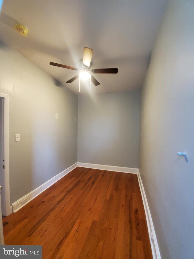 Foto del edificio - 1126 W Somerset St