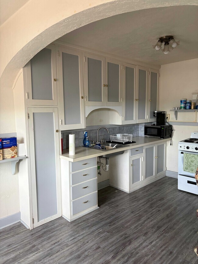 Cocina (ocupada) - 315 W Halliday St