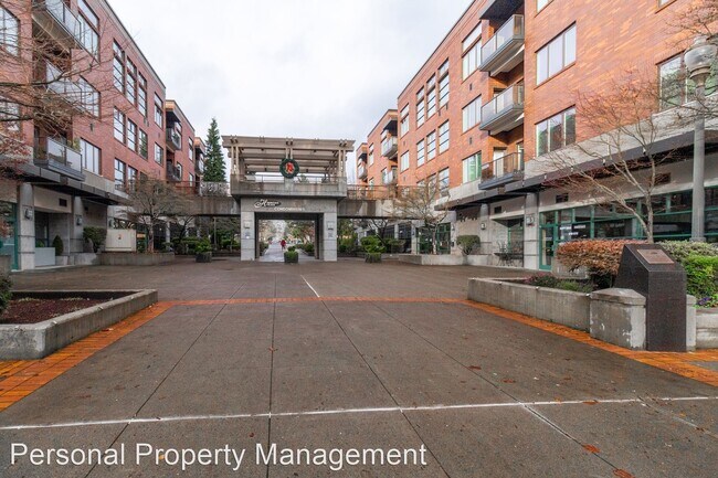 Foto del edificio - 1 br, 1 bath House - 300 W 8th St  - Unit 308