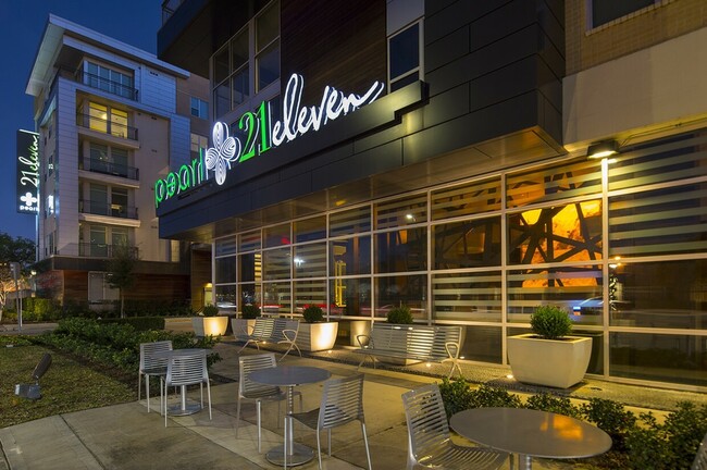 Outdoor Lounge - Pearl 21Eleven