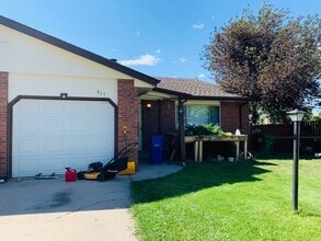 Building Photo - 917 Red Fir Pl