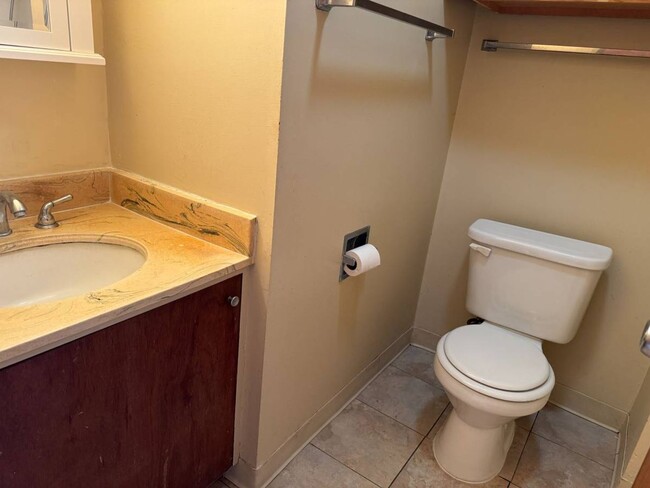 Building Photo - Upgraded Beachfront Studio Apartment in Ha...