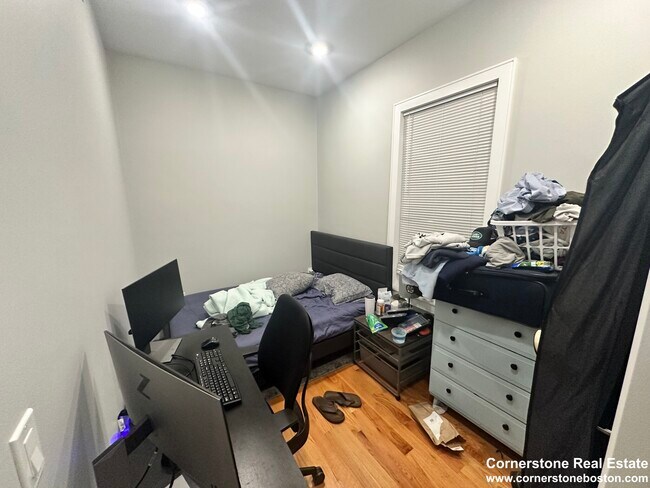 Building Photo - 1621 Tremont St