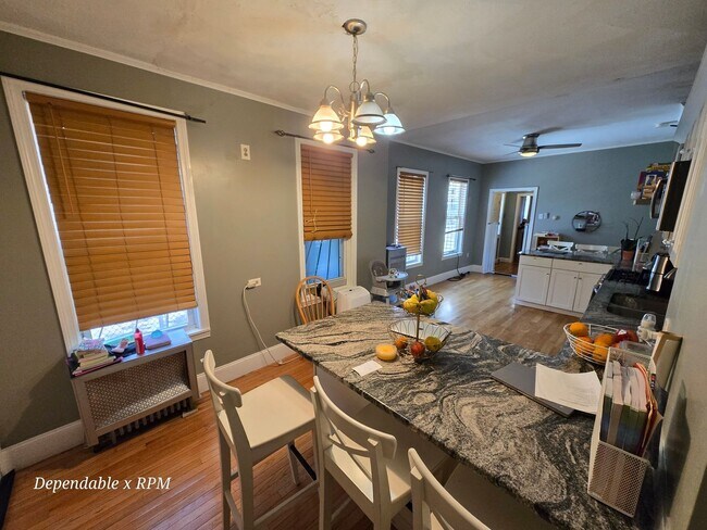 Foto del edificio - Spacious Three-Level Boston Rental with Flexible Living Space