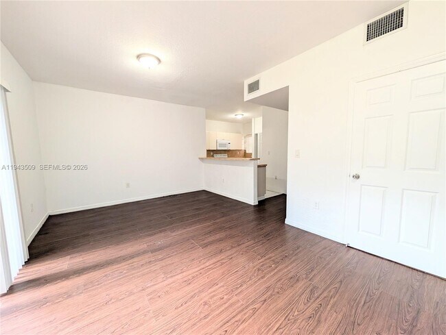 Foto del edificio - 825 SW 6th Pl
