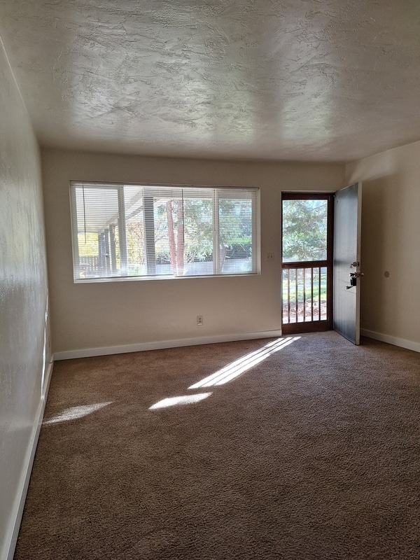 Building Photo - 801 Ashland St