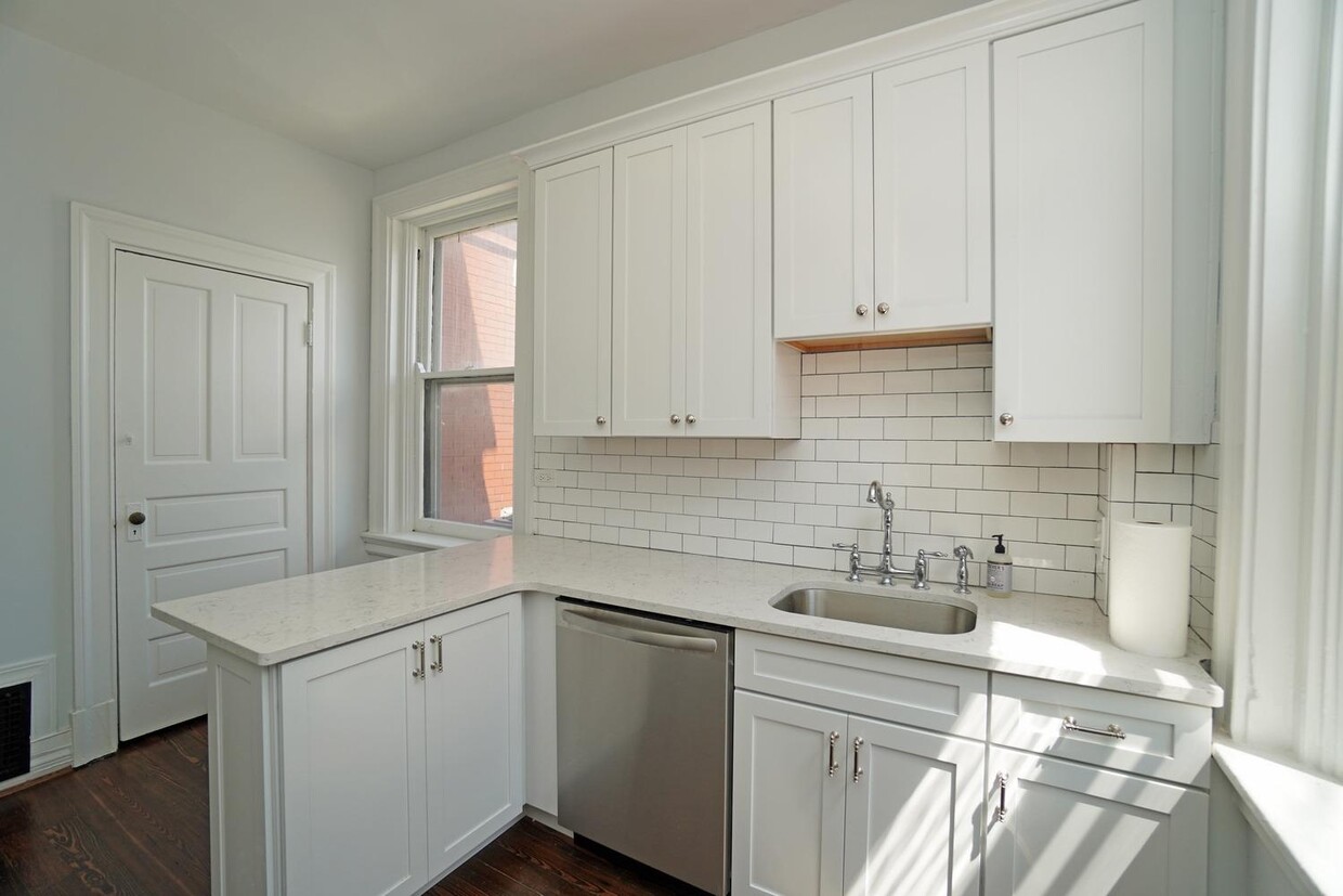 Foto principal - 2412 Fairview Ave