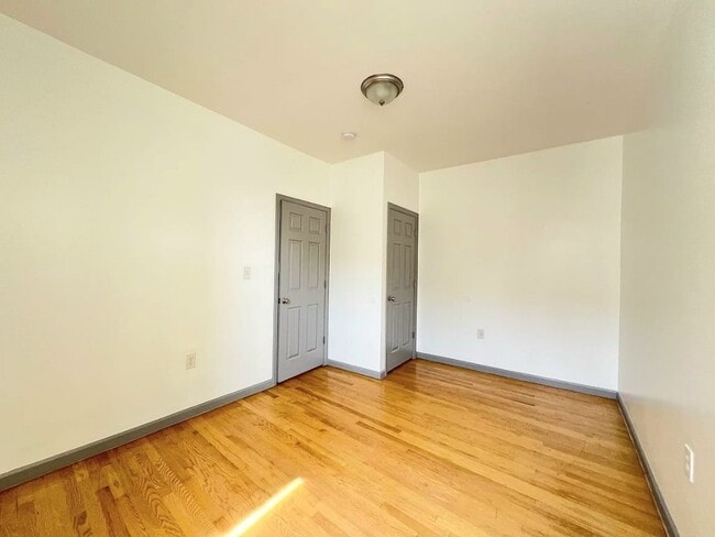 Foto del edificio - 65 Hawkins St