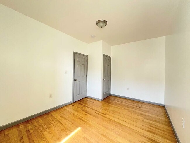 Building Photo - 65 Hawkins St