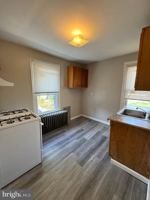 Foto principal - 2106 W 4th St