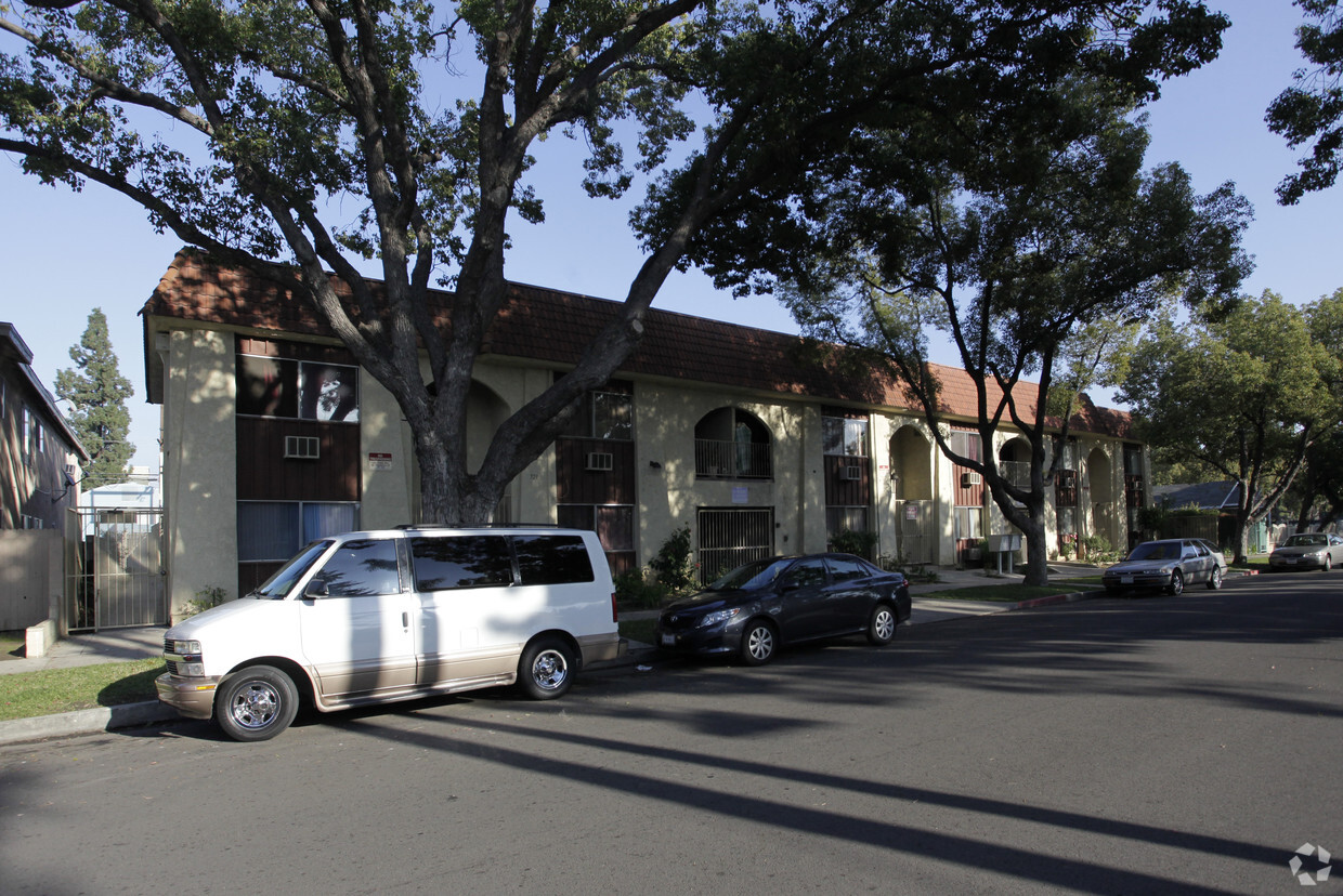 Primary Photo - Garfield Apartments