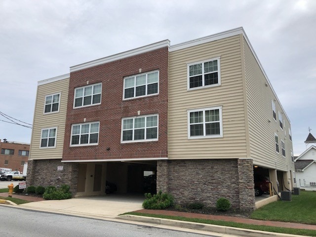 Building Photo - Montrose Terrace Apartments