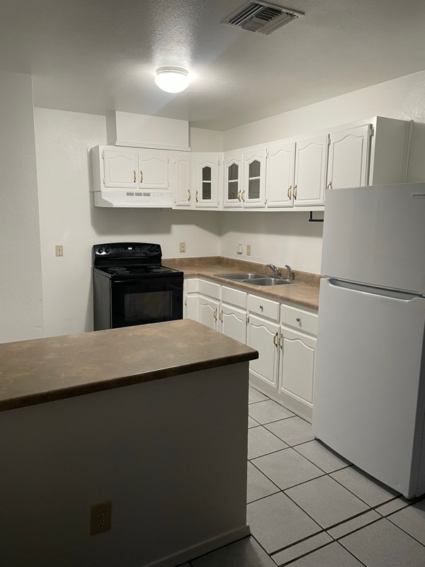 Photo - 8321 W Edwards St Apartment