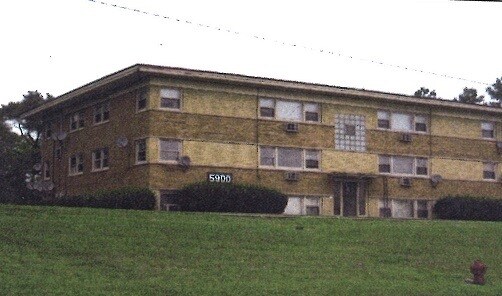 Foto del edificio - 5900 Butterfield Rd