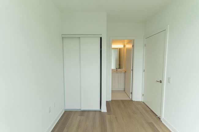 Photo du bâtiment - 86-786 Dundas St E