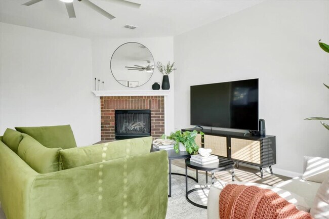 Foto del edificio - 2062 Arena Dr