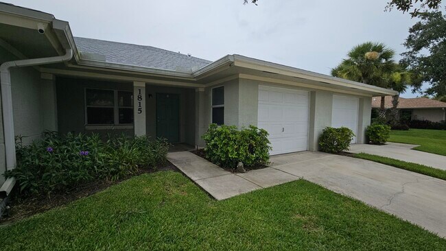 Building Photo - 1815 E Sanderling Ln