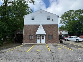 Building Photo - 1370 Highland Ave