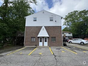 Building Photo - 1370 Highland Ave