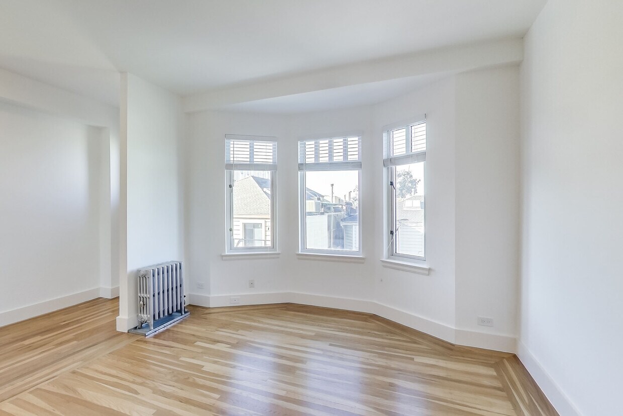Primary Photo - 1320-1380 Lombard