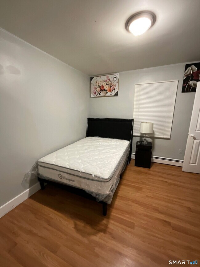 Building Photo - 26 Summer St