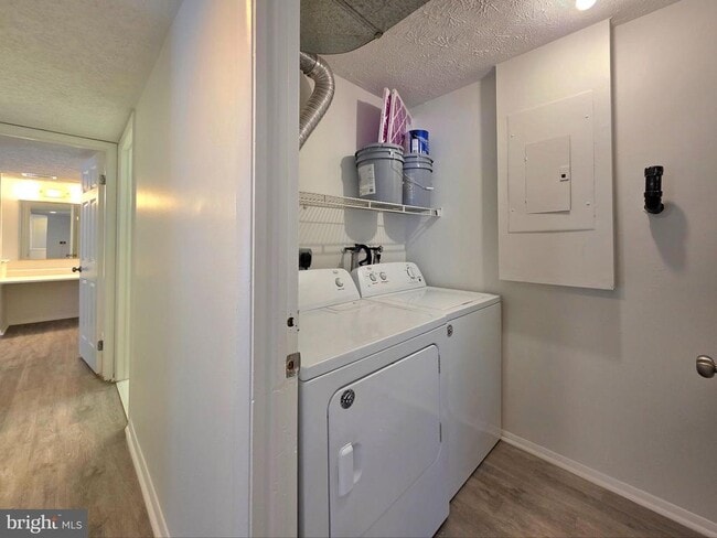 Building Photo - 8380 Brockham Dr